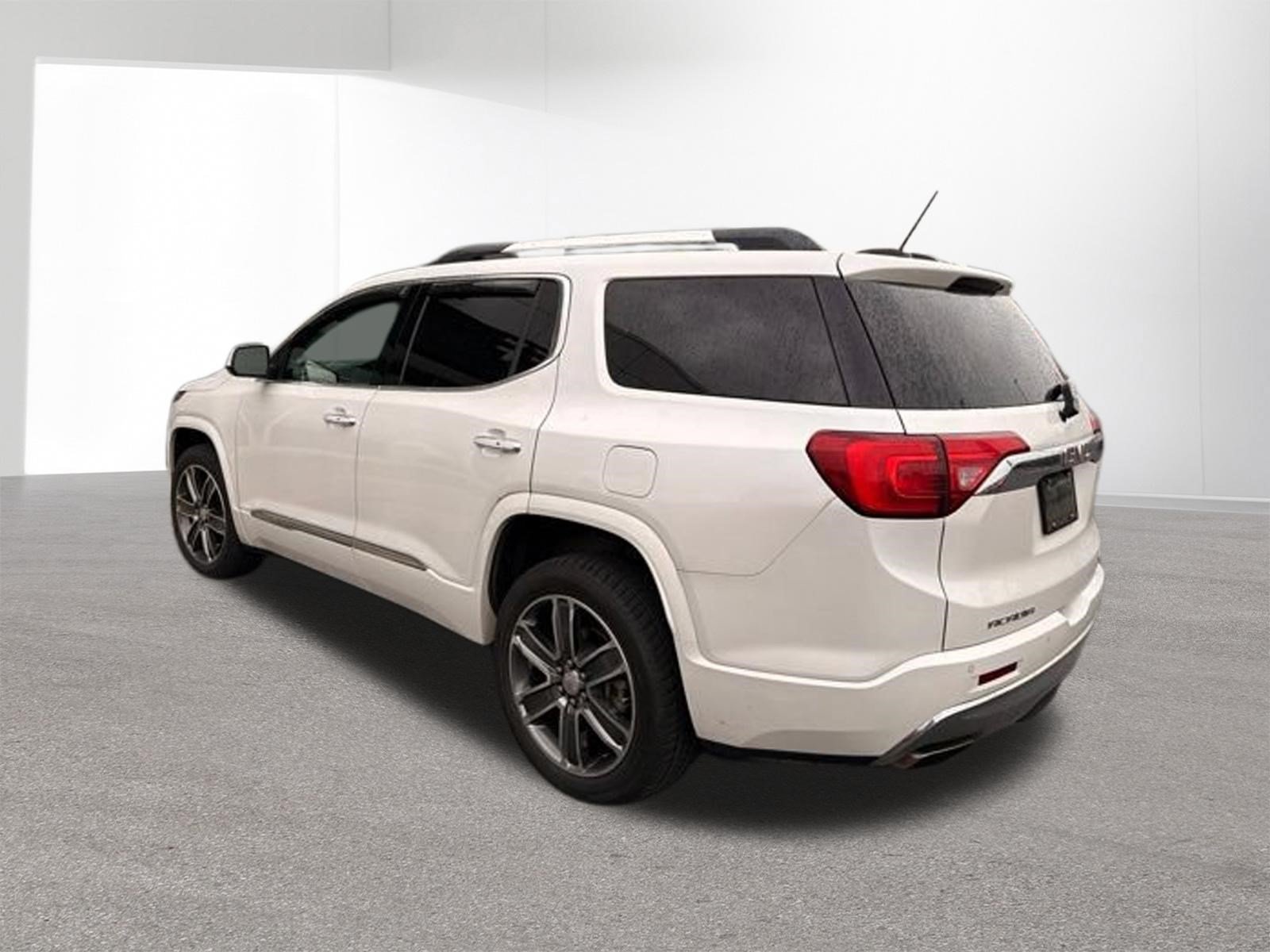 Used 2019 GMC Acadia Denali w/ Technology Package AWD/4WD image 29