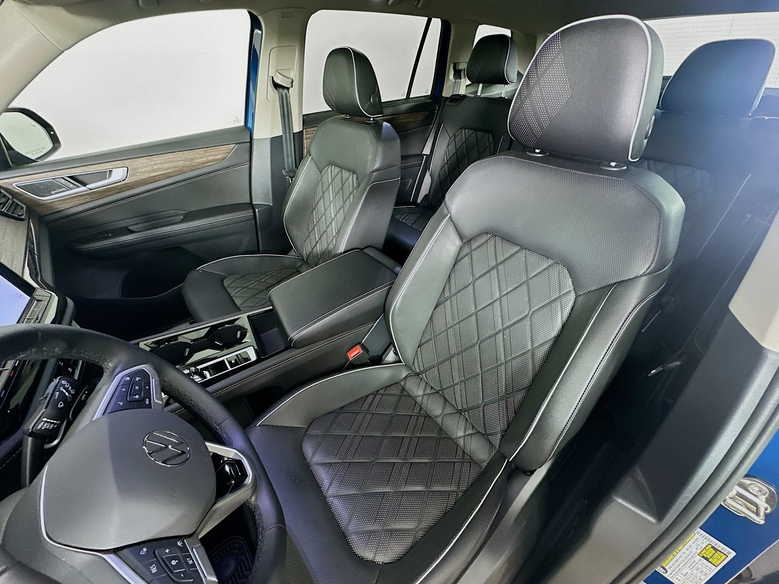 Used 2025 Volkswagen Atlas SEL Premium R-Line AWD/4WD image 35