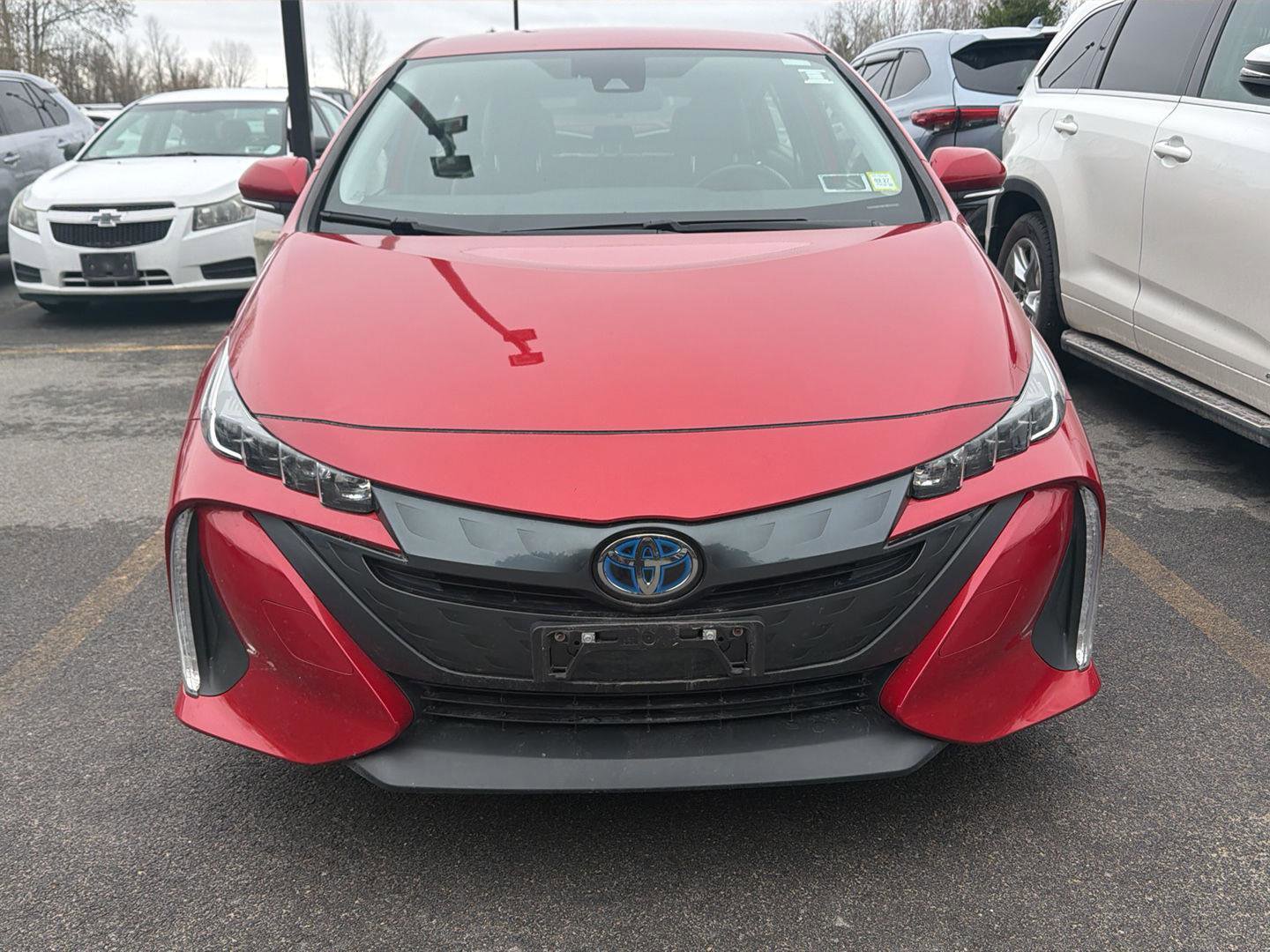 Used 2021 Toyota Prius Prime XLE image 2