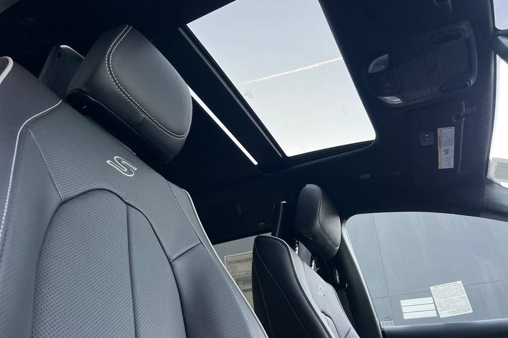 New 2026 Chrysler Pacifica Limited w/ Uconnect Theater Family Group image 19