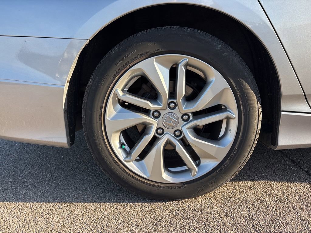 Used 2018 Honda Accord LX image 5