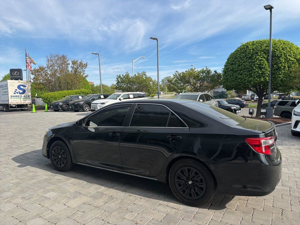 Used 2014 Toyota Camry LE FWD image 21