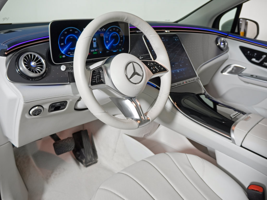 Certified 2025 Mercedes-Benz EQE 350+ 4MATIC SUV w/ Driver Assistance Package image 14