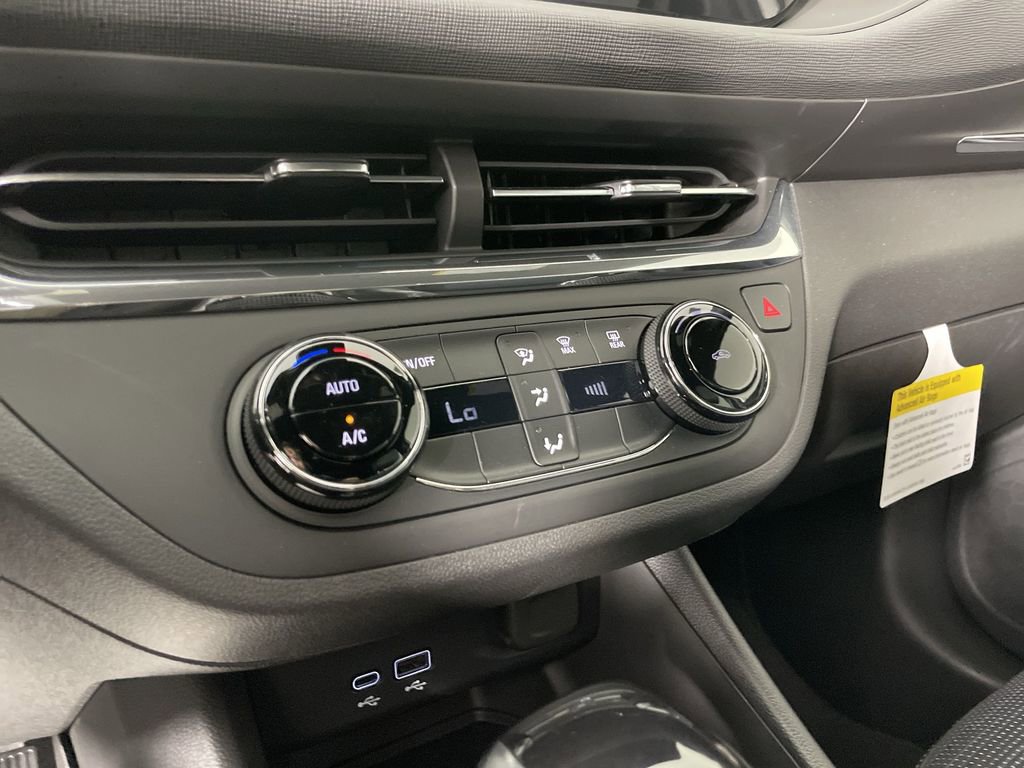 Used 2025 Buick Envista Preferred image 17