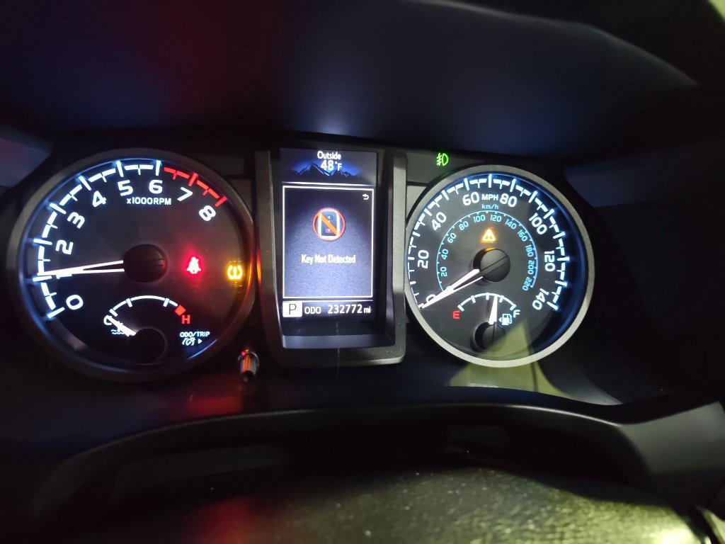 Used 2016 Toyota Tacoma TRD Off-Road w/ Towing Package AWD/4WD image 12