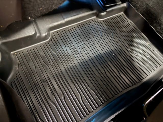 Used 2020 Ford Explorer Platinum w/ Premium Technology Package image 18