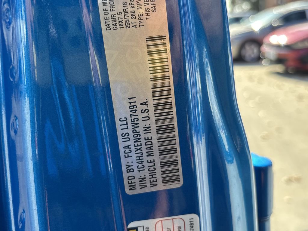 Used 2023 Jeep Wrangler Sahara image 29