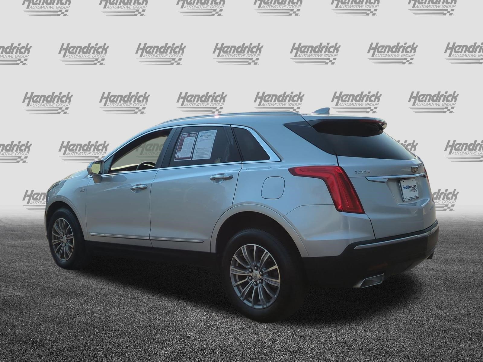 Used 2017 Cadillac XT5 Luxury w/ Driver Awareness Package FWD image 8