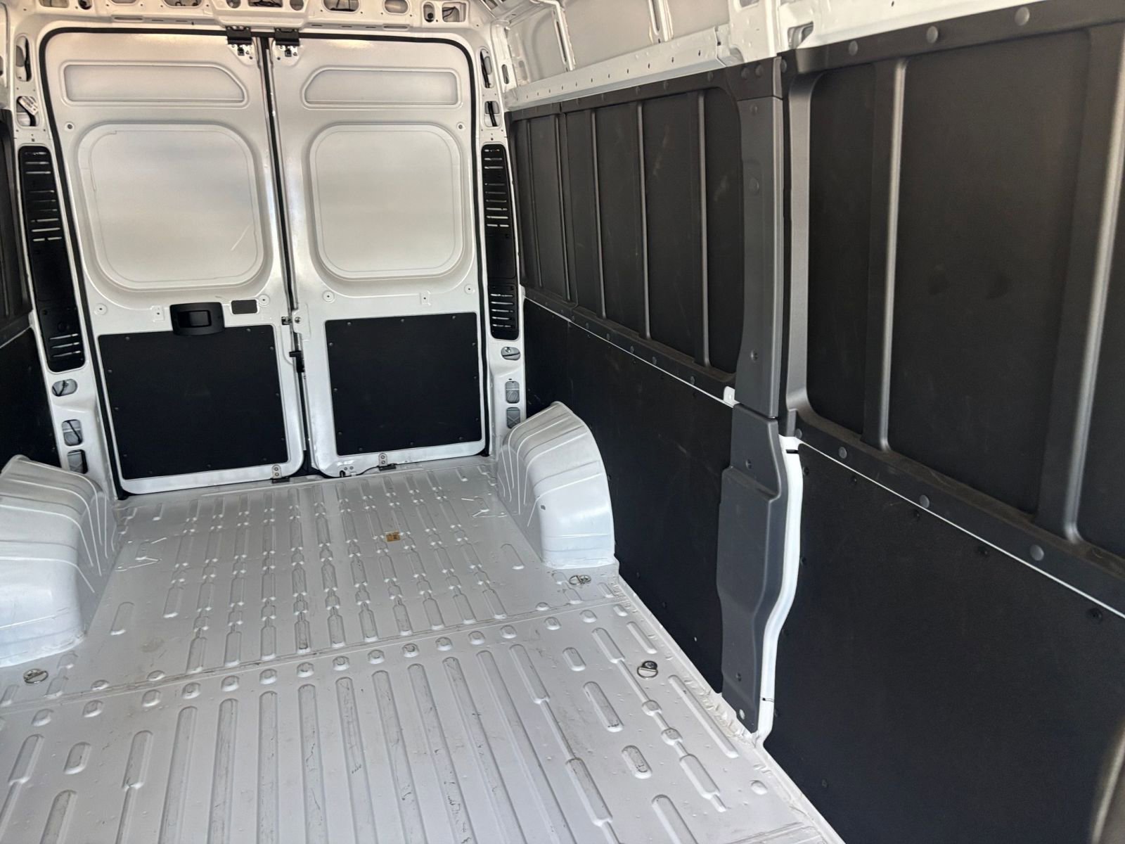 Used 2026 RAM ProMaster 2500 w/ Convenience Group FWD image 35