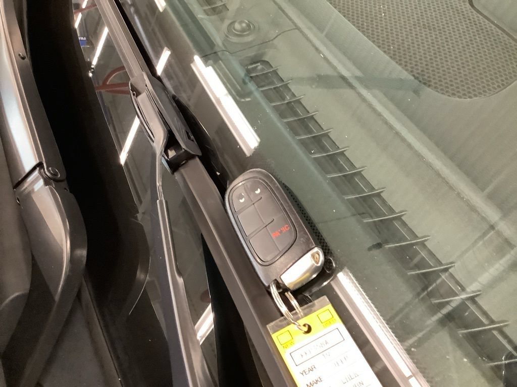 Used 2019 Jeep Cherokee Latitude Plus AWD/4WD image 27