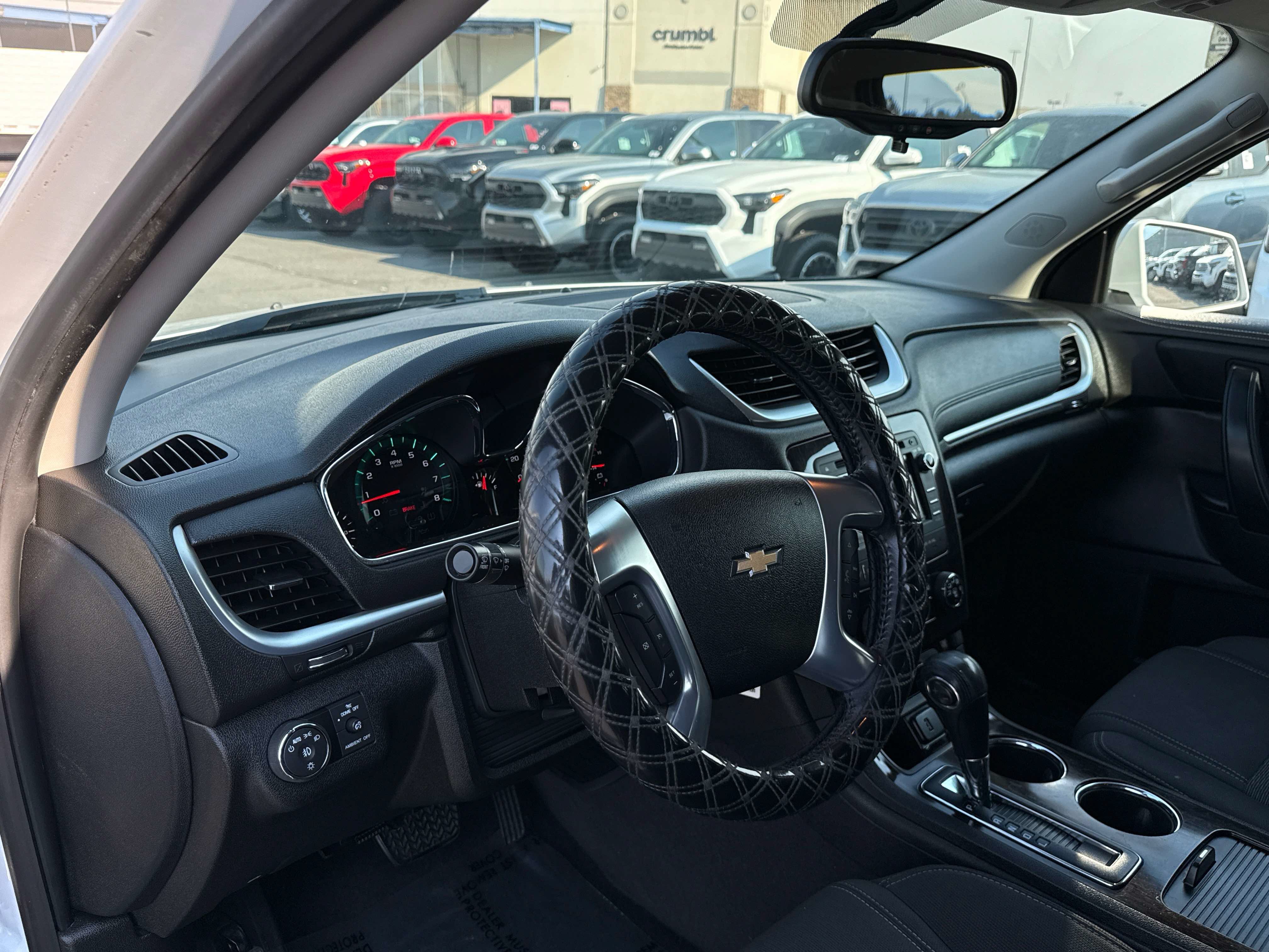 Used 2017 Chevrolet Traverse LT FWD image 10