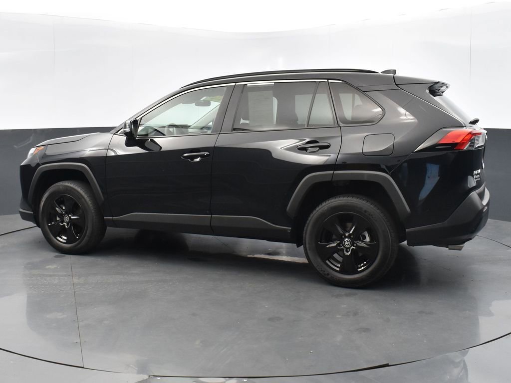 Used 2023 Toyota RAV4 XLE image 2