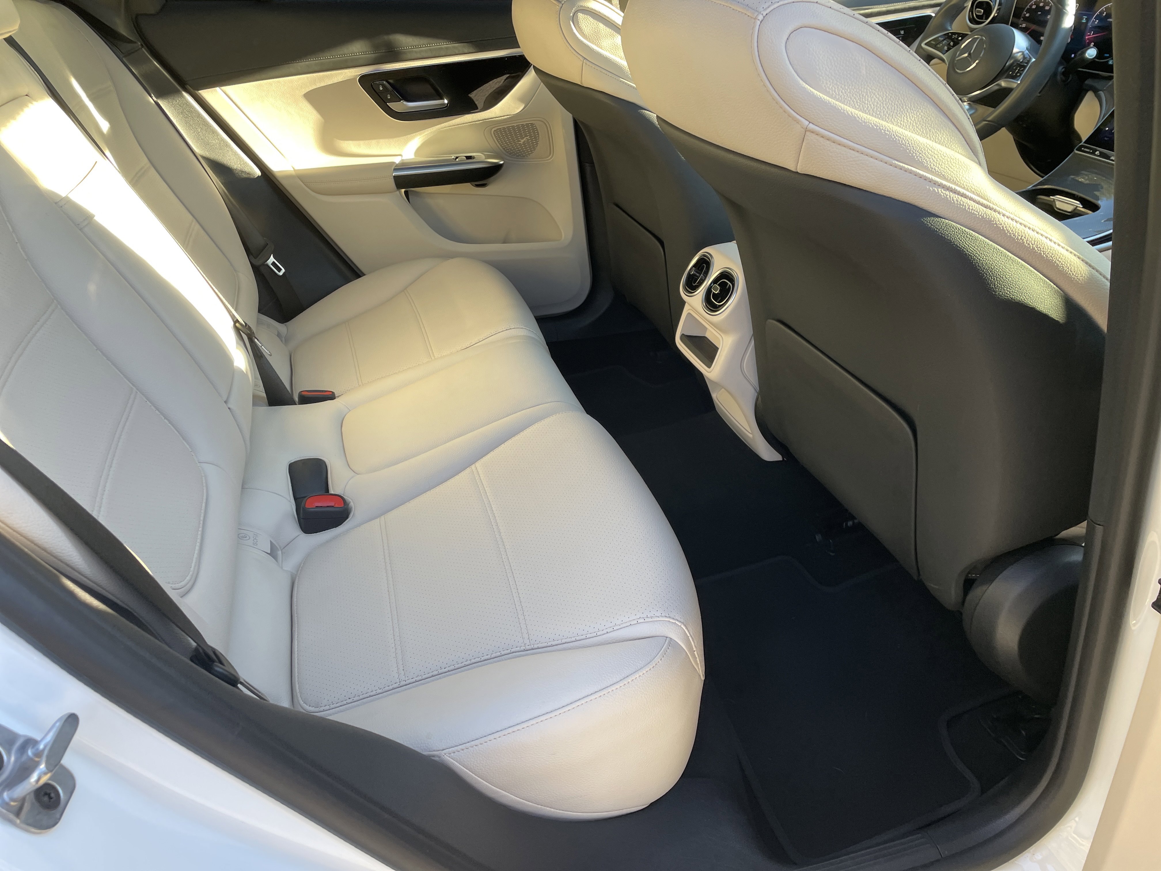 Certified 2025 Mercedes-Benz GLC 300 image 43