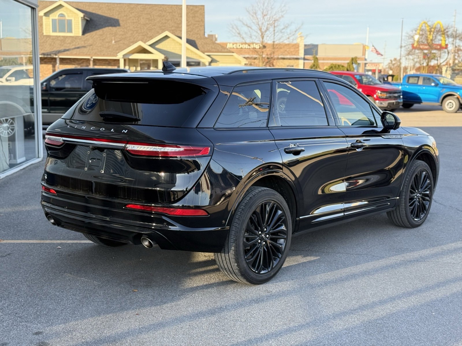 Used 2023 Lincoln Corsair Reserve w/ Equipment Group 202A image 5