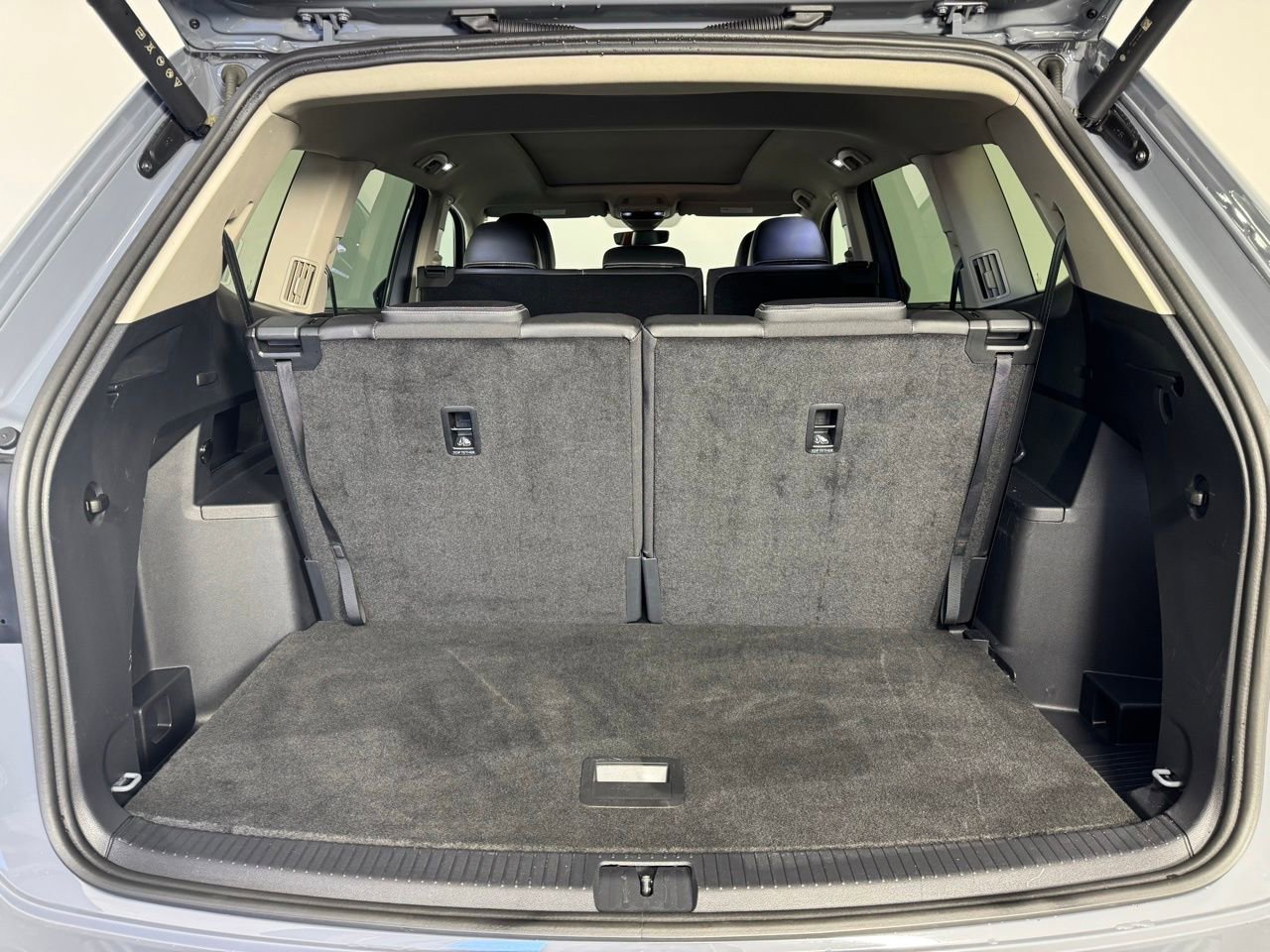 Used 2025 Volkswagen Atlas SEL image 30