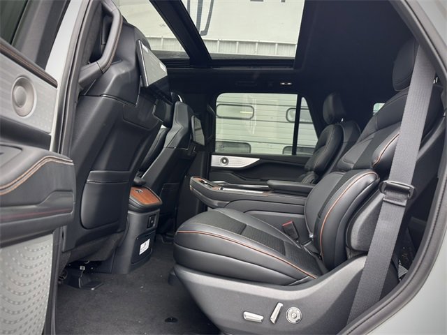 New 2025 Lincoln Navigator Black Label image 27