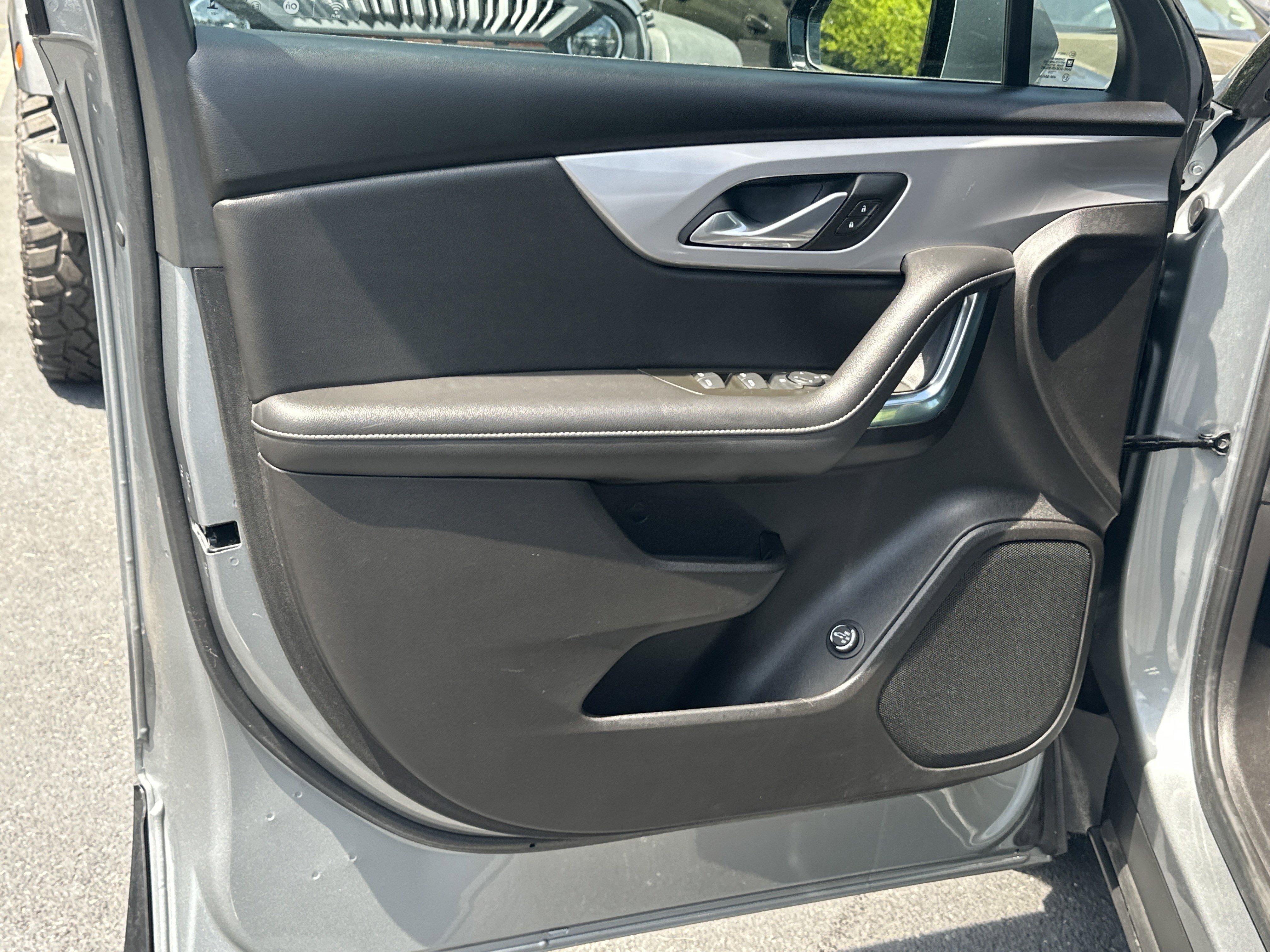 Used 2023 Chevrolet Blazer LT w/ Convenience Package image 11