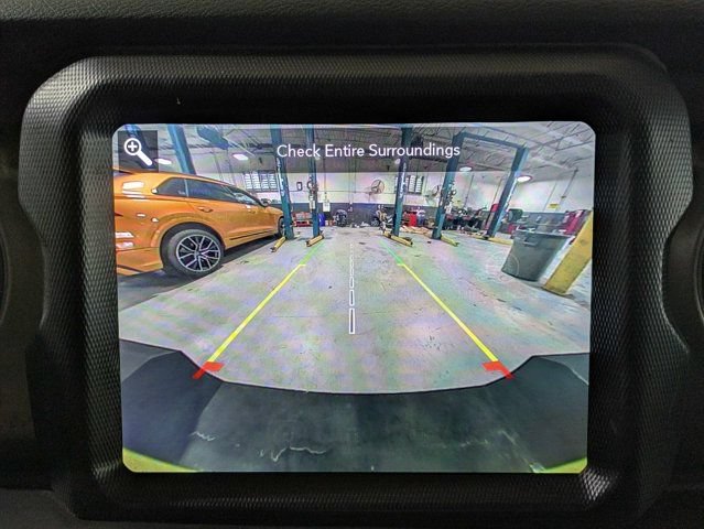 Used 2023 Jeep Gladiator Sport AWD/4WD image 18