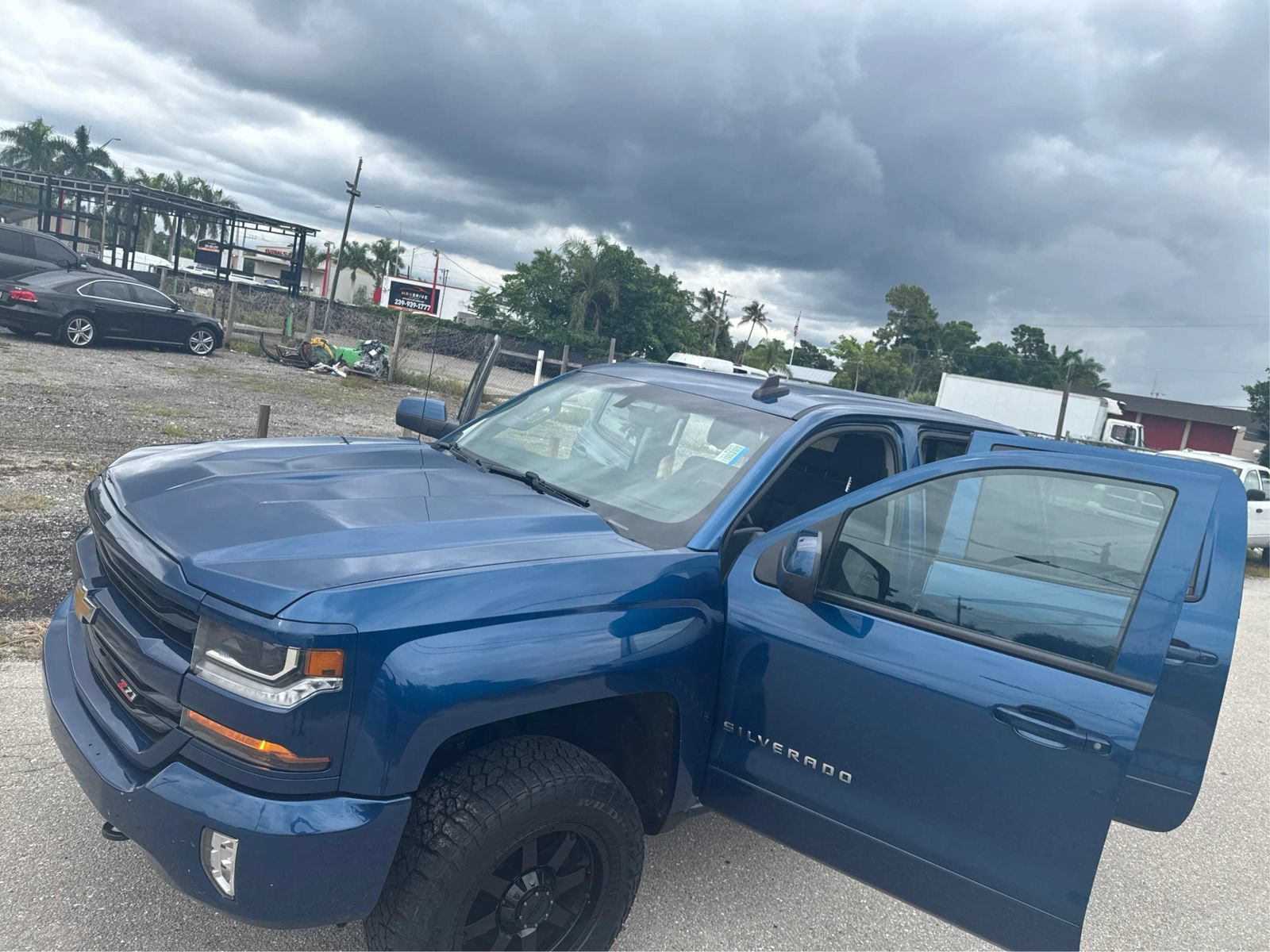 Used 2018 Chevrolet Silverado 1500 LT w/ All Star Edition AWD/4WD image 11