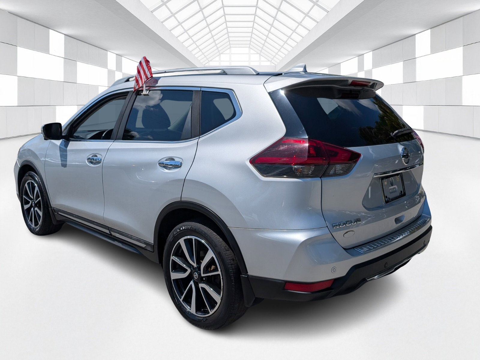 Used 2019 Nissan Rogue SL image 5