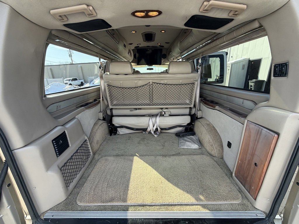 Used 2008 GMC Savana 2500 Extended Passenger w/ Preferred Equipment Group image 46