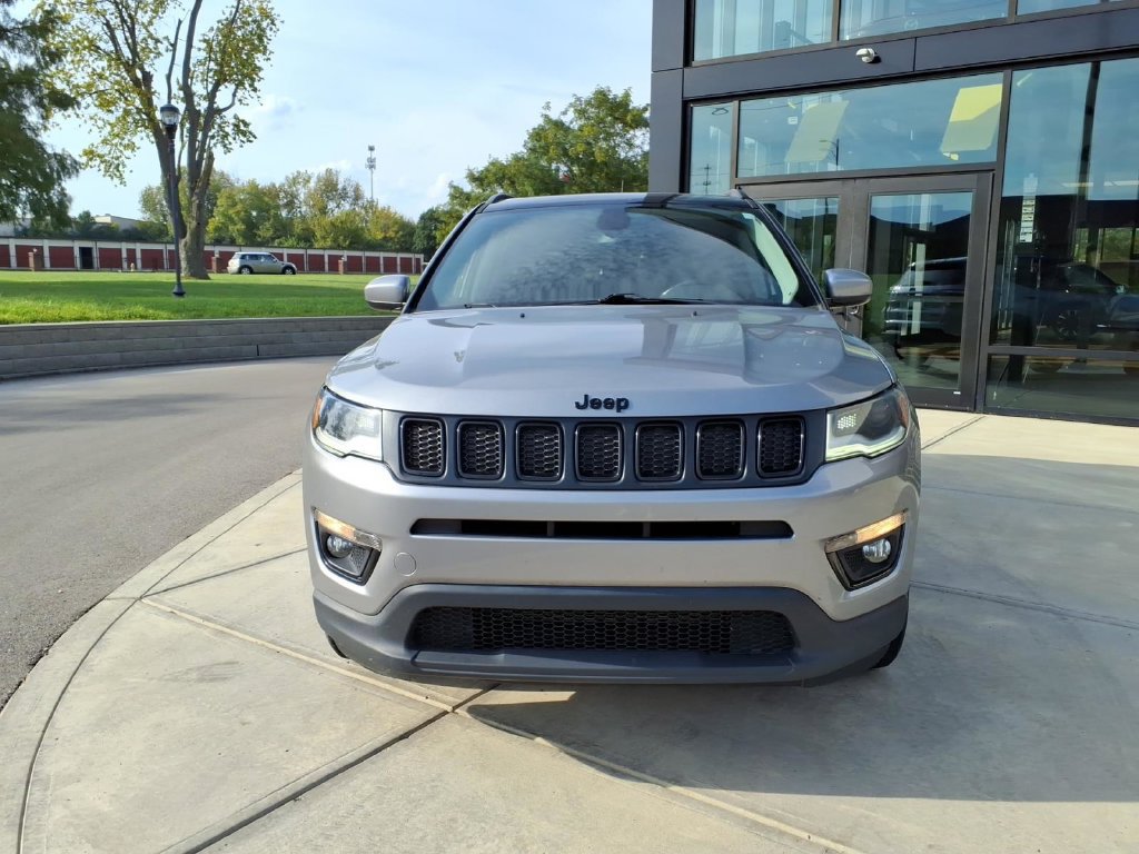 Used 2019 Jeep Compass Latitude AWD/4WD image 2