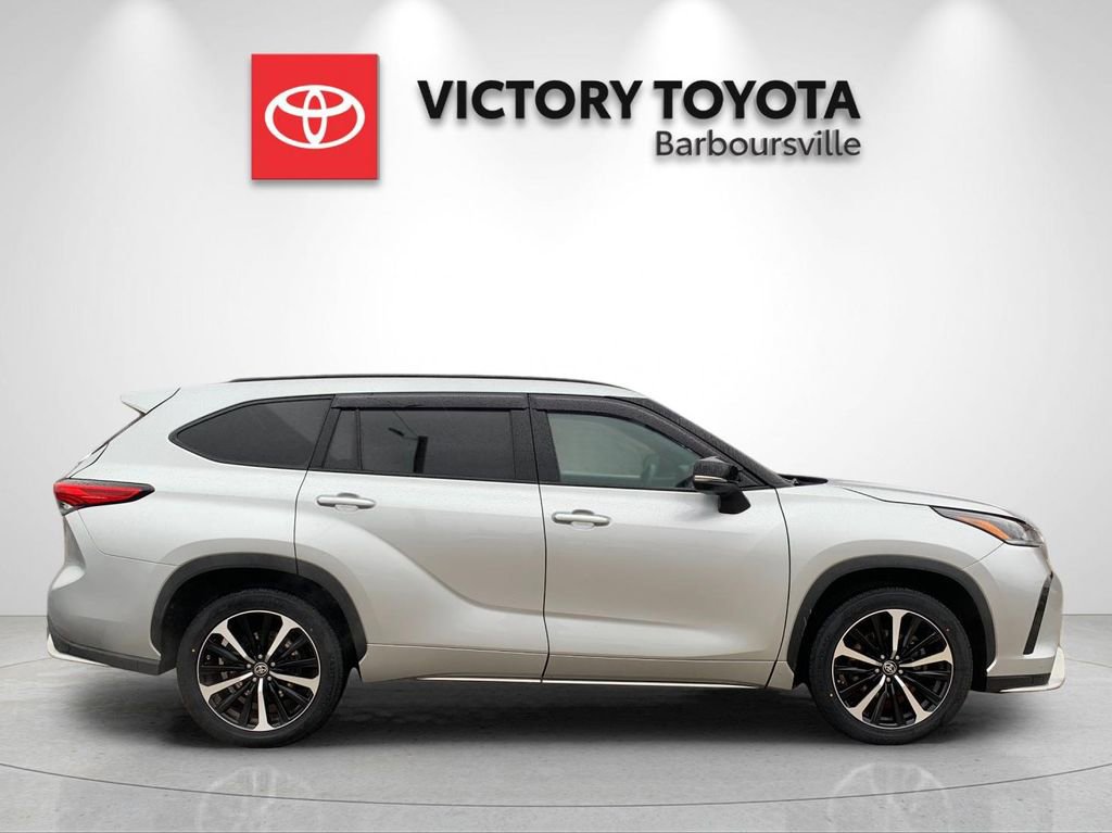 Used 2022 Toyota Highlander XSE image 6