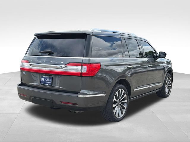 Used 2018 Lincoln Navigator Select AWD/4WD image 3