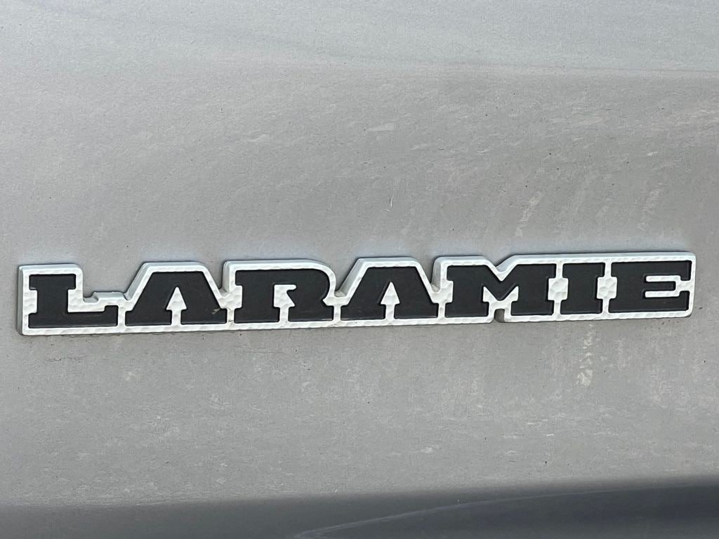 Used 2019 RAM 1500 Laramie AWD/4WD image 9