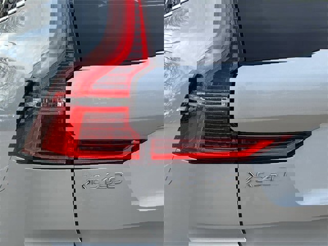 Used 2021 Volvo XC60 T5 Inscription w/ Advanced Package image 7