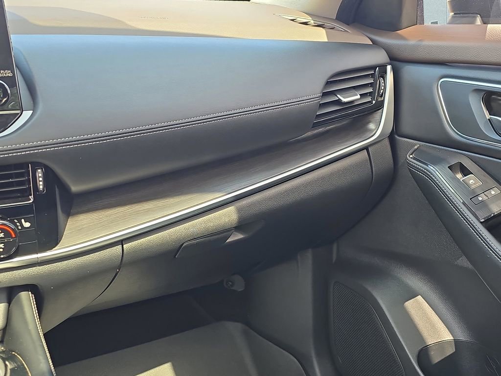 Used 2023 Nissan Rogue Platinum w/ Platinum Premium Package image 19