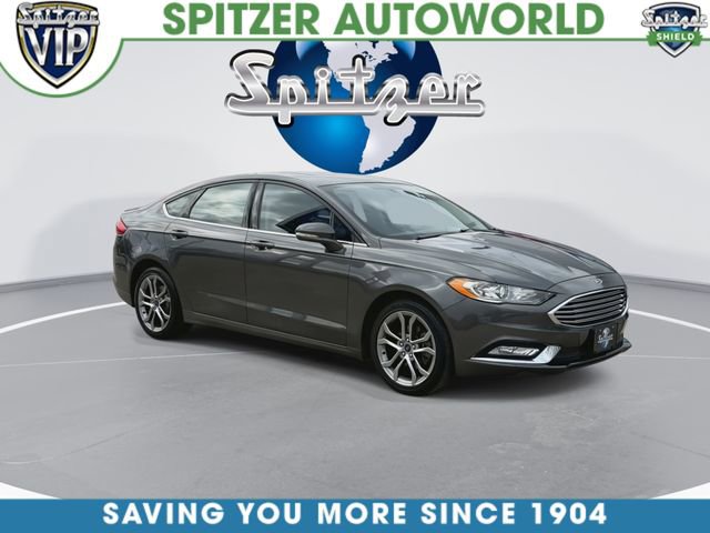 Used 2017 Ford Fusion SE w/ Equipment Group 201A image 3