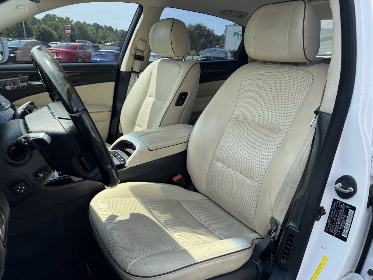 Used 2014 Hyundai Equus Signature RWD image 8