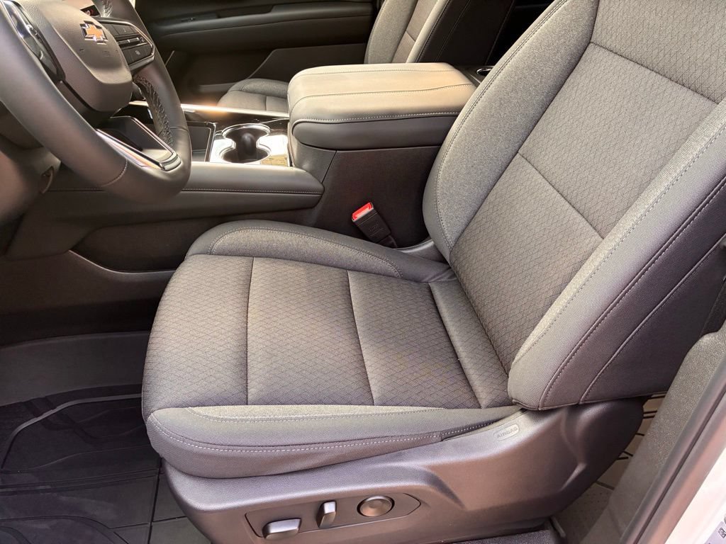 New 2026 Chevrolet Suburban LS w/ LPO, Dark Essentials Package RWD image 28