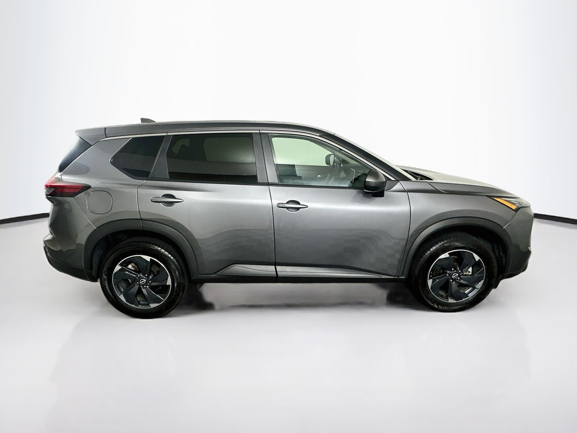 Used 2025 Nissan Rogue SV FWD image 10
