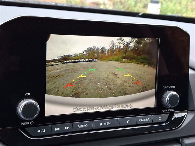 Used 2025 Nissan Pathfinder S image 15