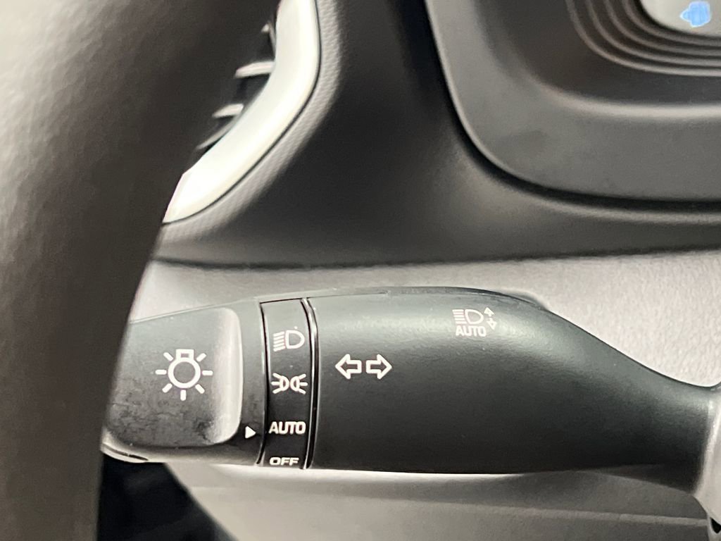 Used 2025 Hyundai Venue SE image 41