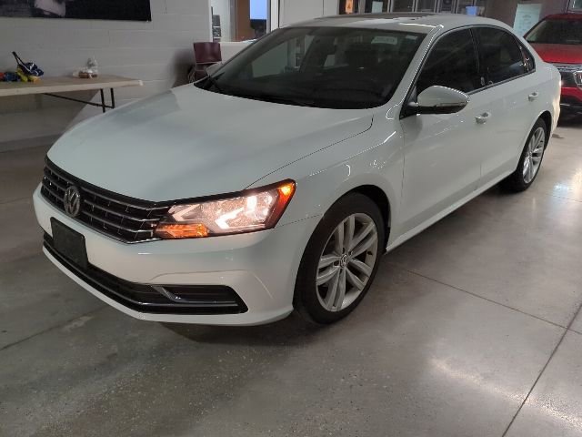 Used 2019 Volkswagen Passat 2.0T Wolfsburg FWD image 1