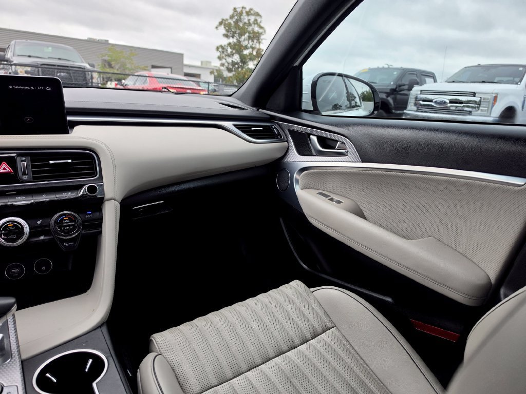 Used 2023 Genesis G70 2.0T w/ Sport Prestige Package RWD image 17