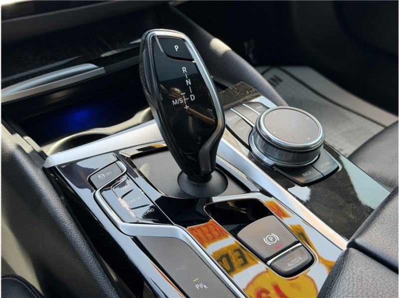 Used 2019 BMW 540i w/ Convenience Package RWD image 42