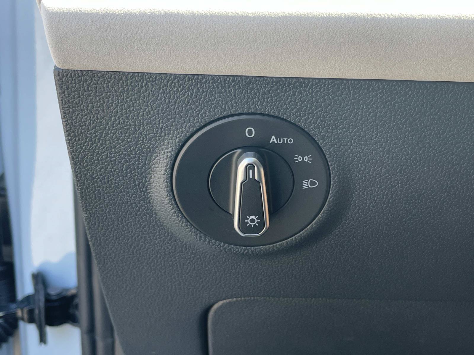 New 2026 Volkswagen Taos SE FWD image 16
