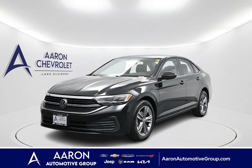 Used 2024 Volkswagen Jetta SE FWD image 1