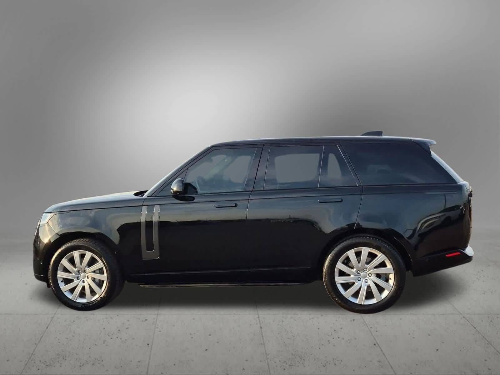 Used 2023 Land Rover Range Rover SE AWD/4WD image 3