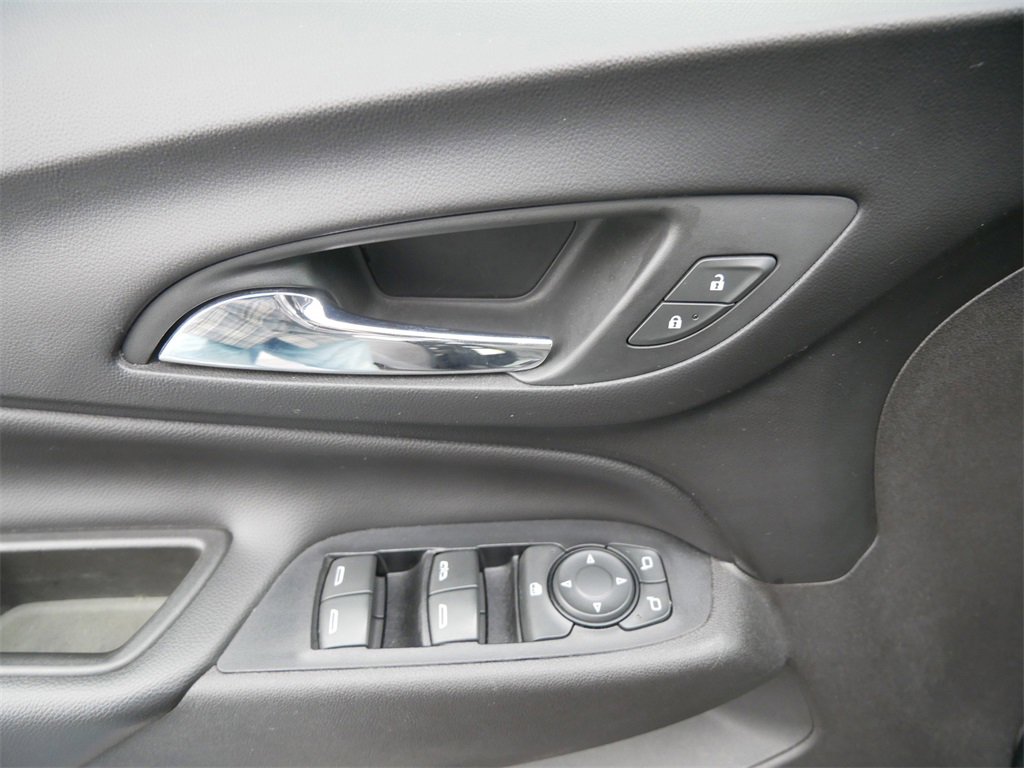 Used 2019 Chevrolet Equinox LT image 17