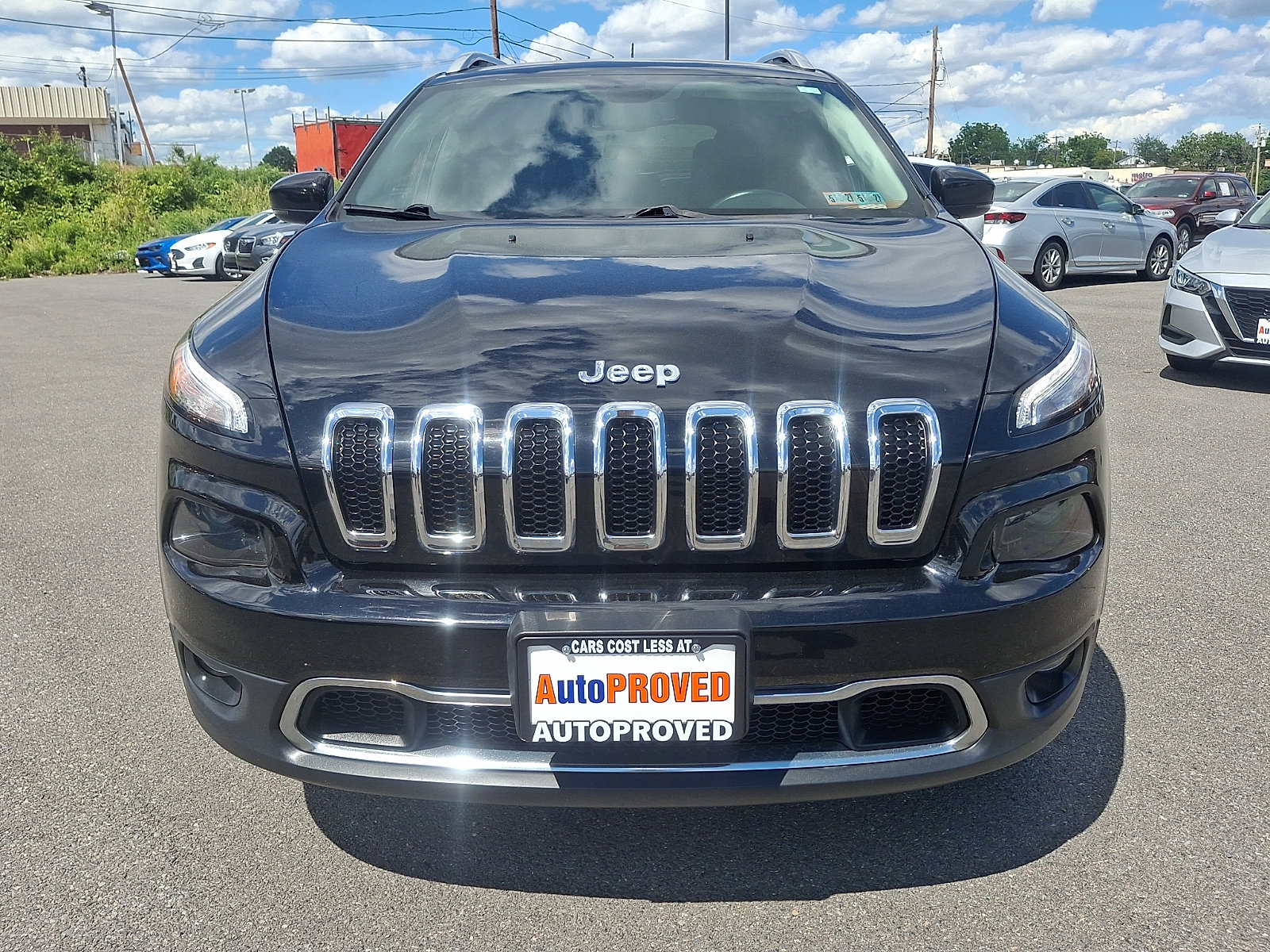 Used 2018 Jeep Cherokee Limited AWD/4WD image 2