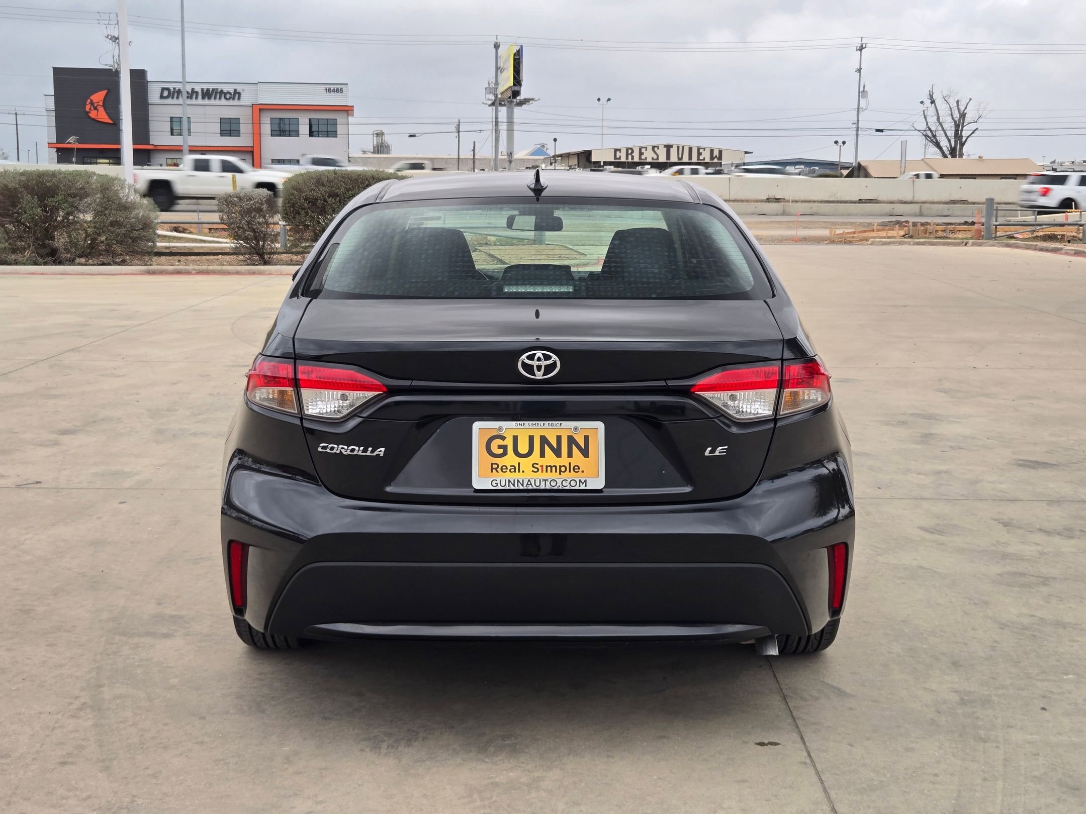 Used 2022 Toyota Corolla LE image 4