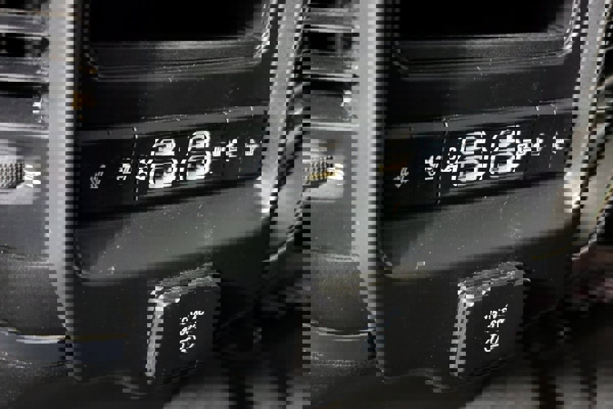 Used 2020 RAM 1500 Limited image 31