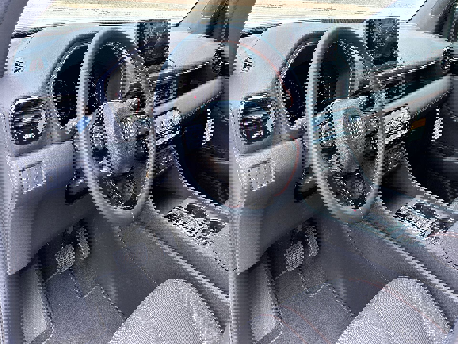 Certified 2025 Honda Pilot Sport image 2