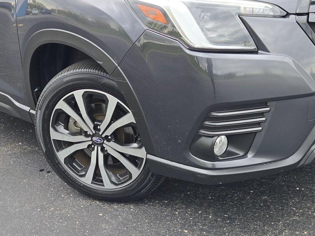 Certified 2023 Subaru Forester Limited AWD/4WD image 3