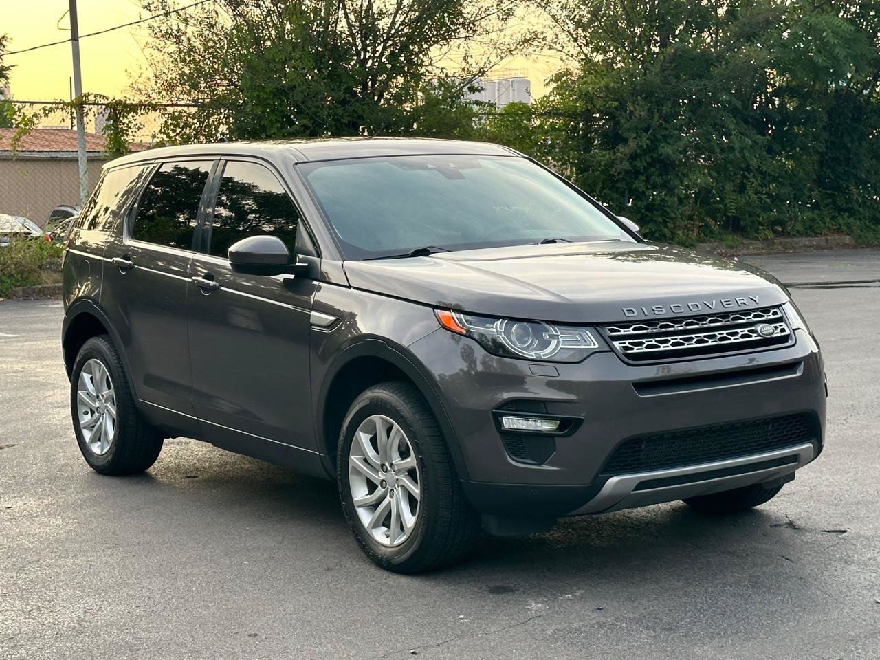 Used 2016 Land Rover Discovery Sport HSE AWD/4WD image 12